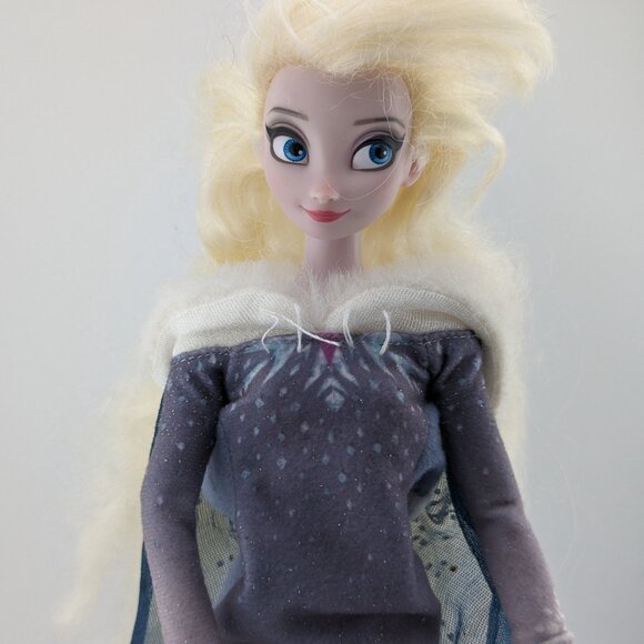 Elsa and Anna 11'' Dolls from the movie Frozen - Picture 7 of 9